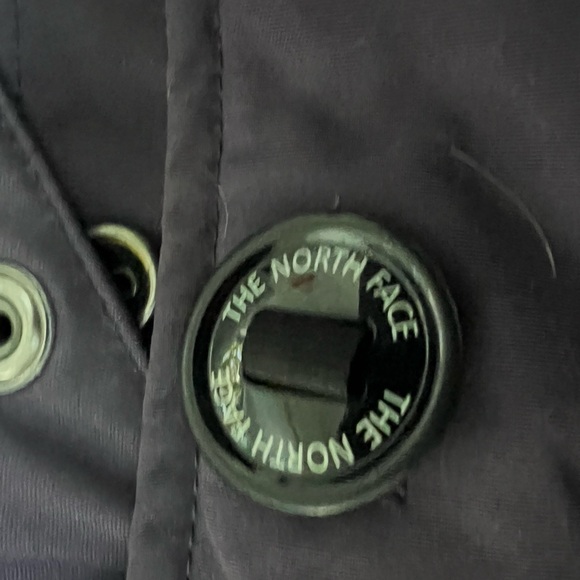 The North Face Women's Tremaya Parka in Deep Purple. Size L. - Picture 7 of 10